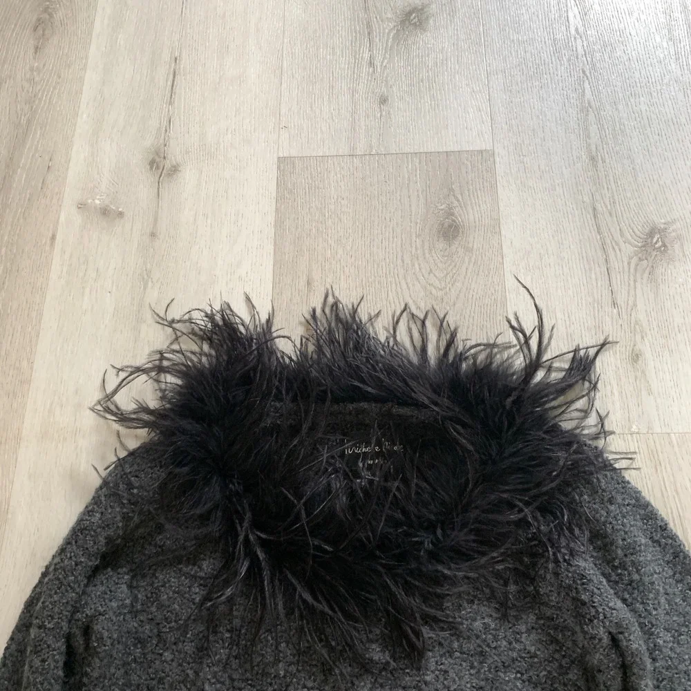 Michelle Nicole Ostrich‎ Feather Trim Boucle Knit Sweater Charcoal Grey Wool Mix